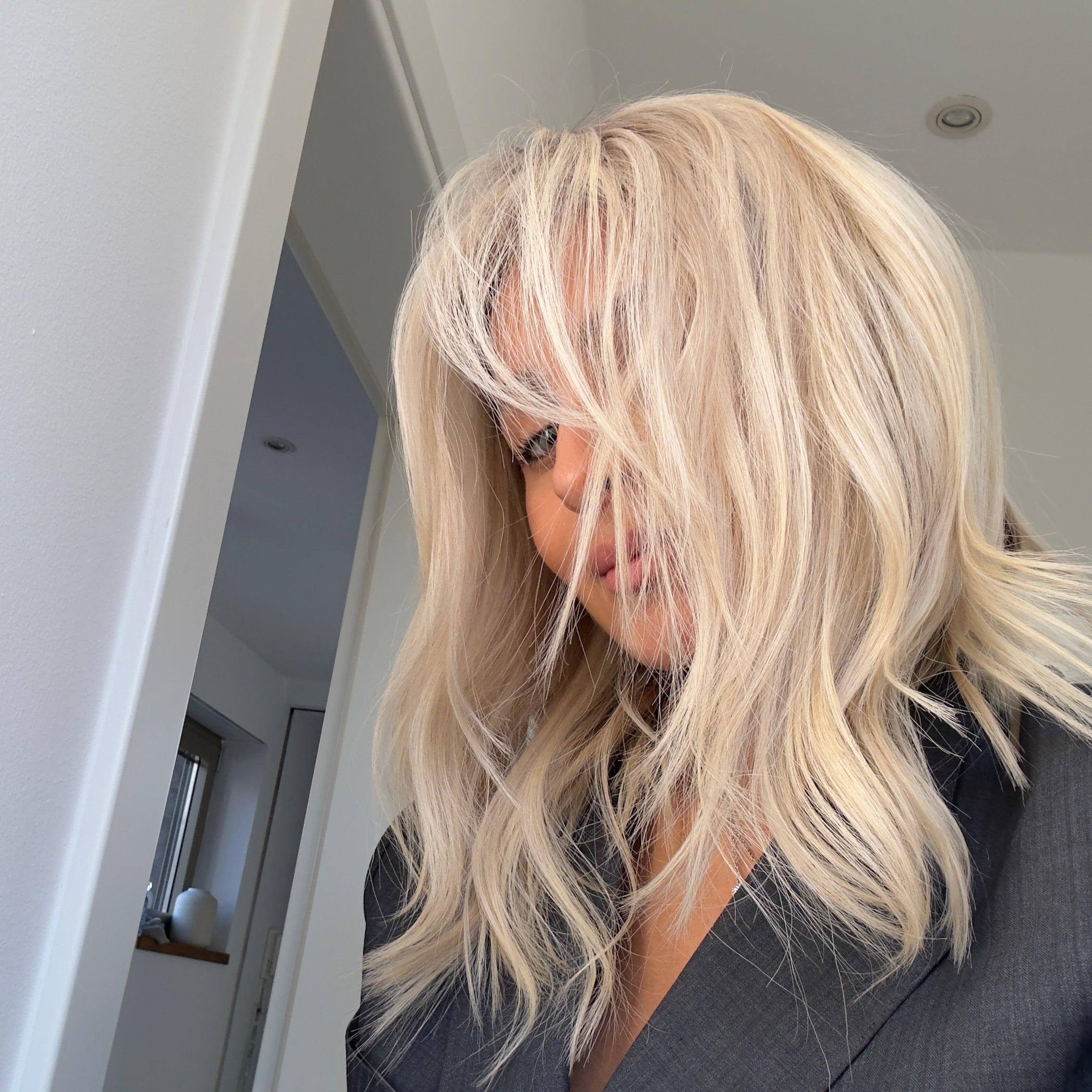 Samantha Layered Light Blonde Atelier