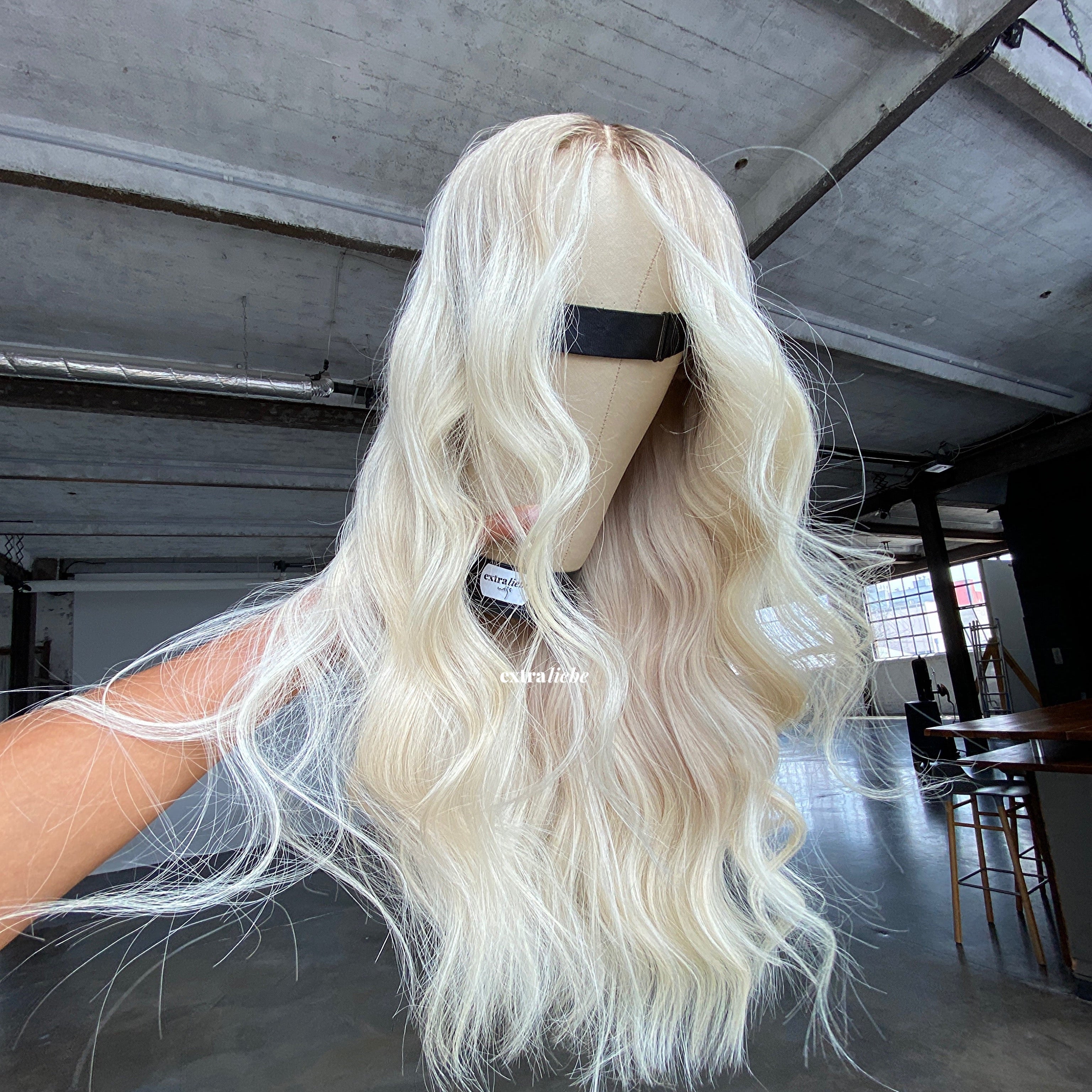 Elsie Platinblond Atelier